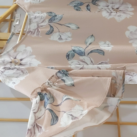 Ally fashion floral Bell sleeve top - Picture 4 of 4